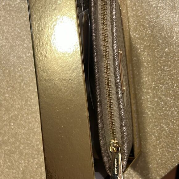 Michael Kors adjustable belt bag NIB S/M - Picture 4 of 5